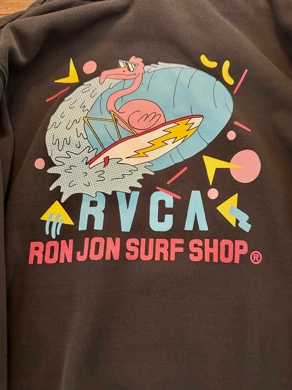🌟 Men’s Ron Jon RVCA Graphic Black Hoodie - Picture 3 of 3